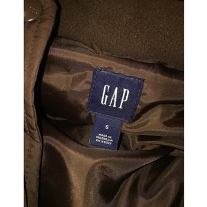 Gap down hooded vest